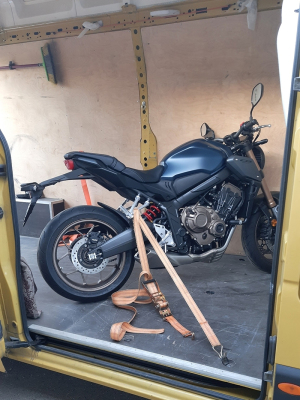 perevozka-motociklov-motoevakuator-12 perevozka-motociklov-motoevakuator-12