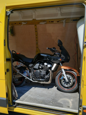 perevozka-motociklov-motoevakuator-23 perevozka-motociklov-motoevakuator-23