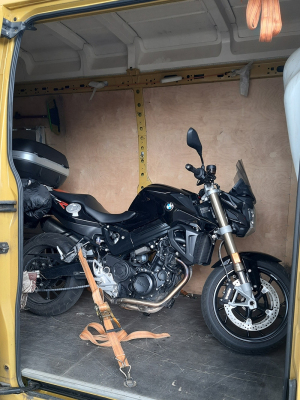 perevozka-motociklov-motoevakuator-25 perevozka-motociklov-motoevakuator-25