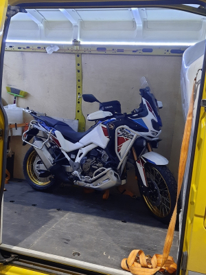 perevozka-motociklov-motoevakuator-8 perevozka-motociklov-motoevakuator-8